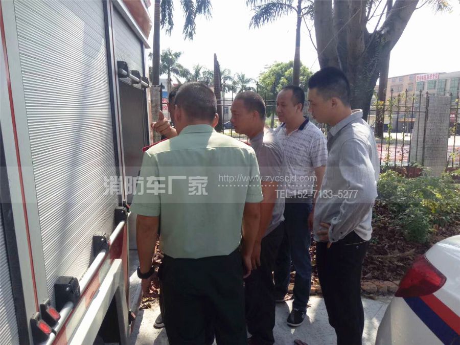 東風(fēng)4噸水罐消防車(chē) 東風(fēng)4噸水罐消防車(chē)